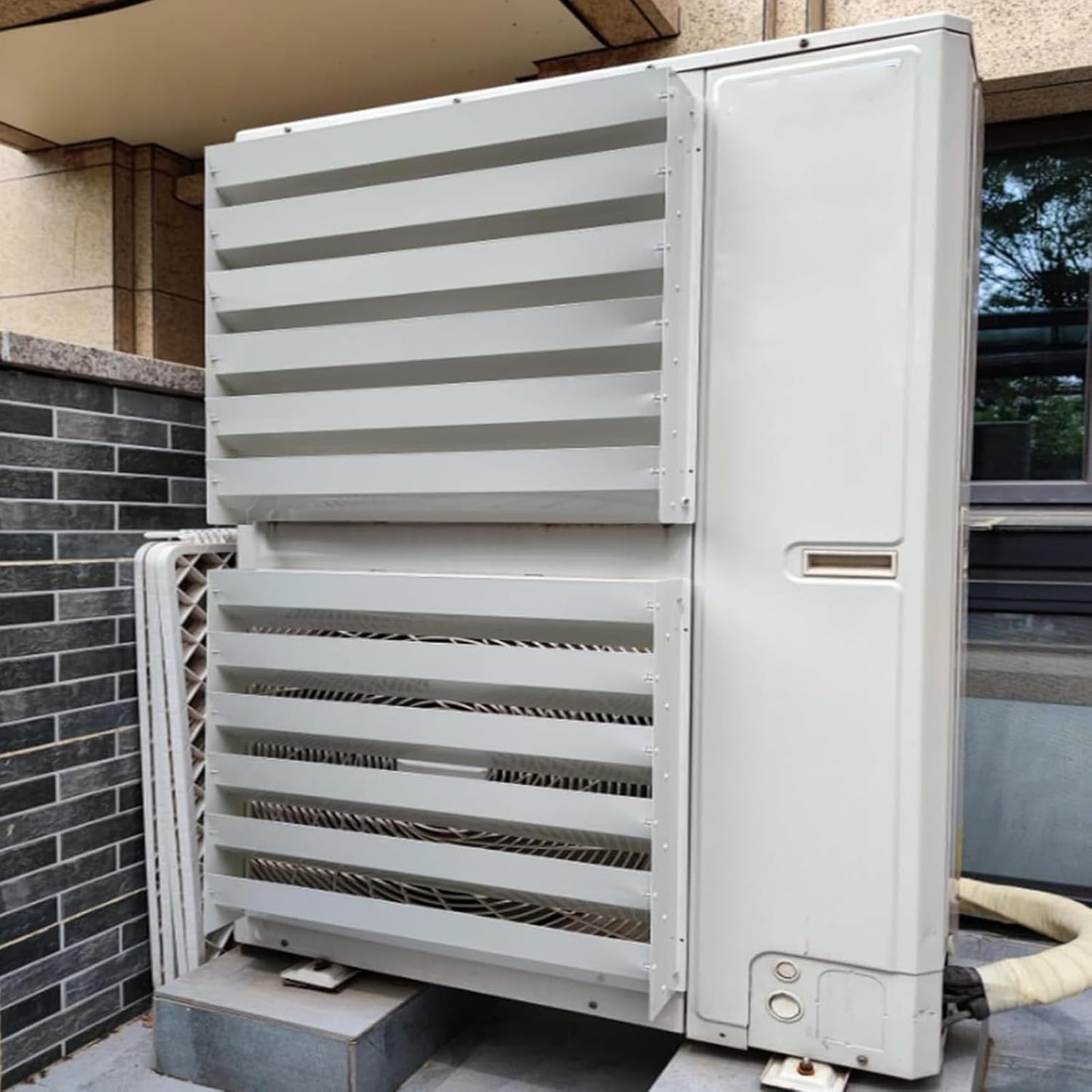 GENERIC Unité Extérieure De Climatiseur 65 X 65 Cm Avec Persiennes - Grille De Protection Contre Le Condensateur - Bouclier De Contrôle De La Température Pour Une Efficacité Accrue